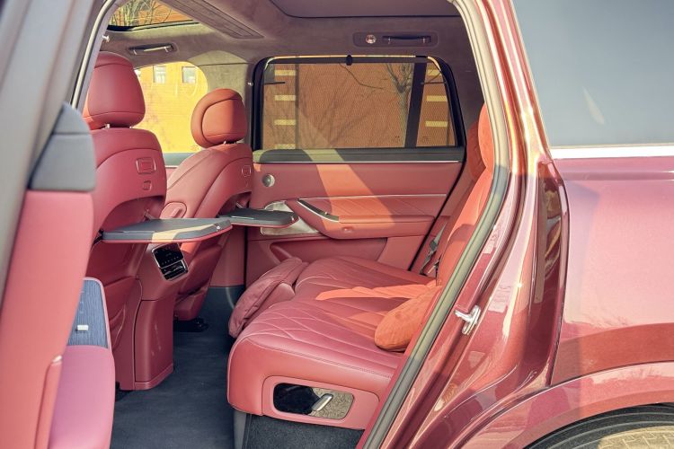 鸿蒙智行 问界M8 2025款 增程 Ultra版 53.4kWh 5座版中控内饰7003