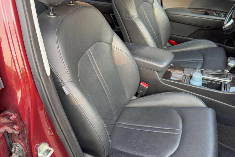 起亚K5 2016款 2.0L 自动LUX局部细节41