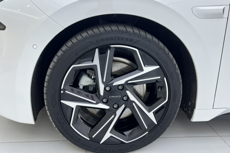 领克07 2024款 EM-P 126长续航 Ultra车身外观6007