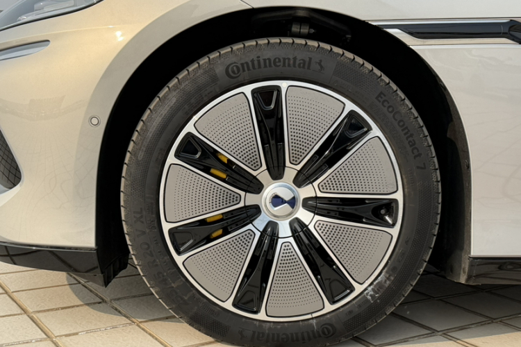 腾势Z9GT 2024款 1100四驱Max版车身外观6008