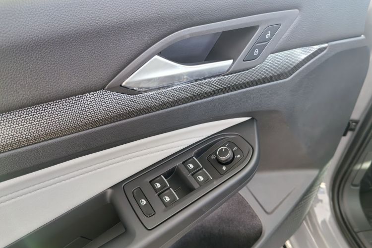 大众 高尔夫 2025款 300TSI R-Line中控内饰7007