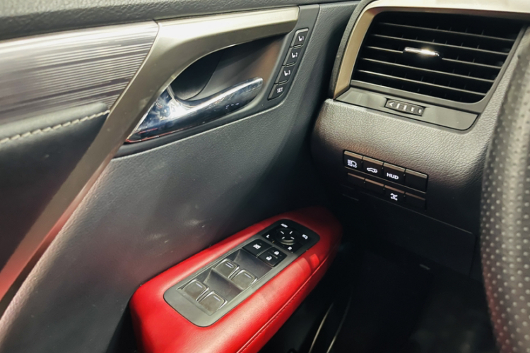 雷克萨斯RX 2021款 300 四驱F SPORT中控内饰7012