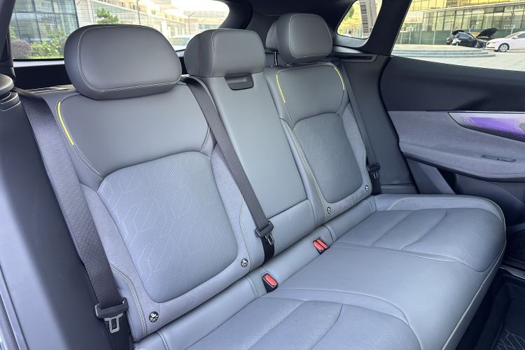 领克08 EM-P 2025款 220km 四驱性能Halo局部细节9006