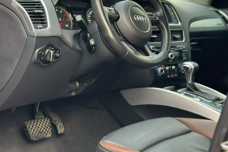 奥迪Q5 2017款 40 TFSI 技术型中控内饰7003