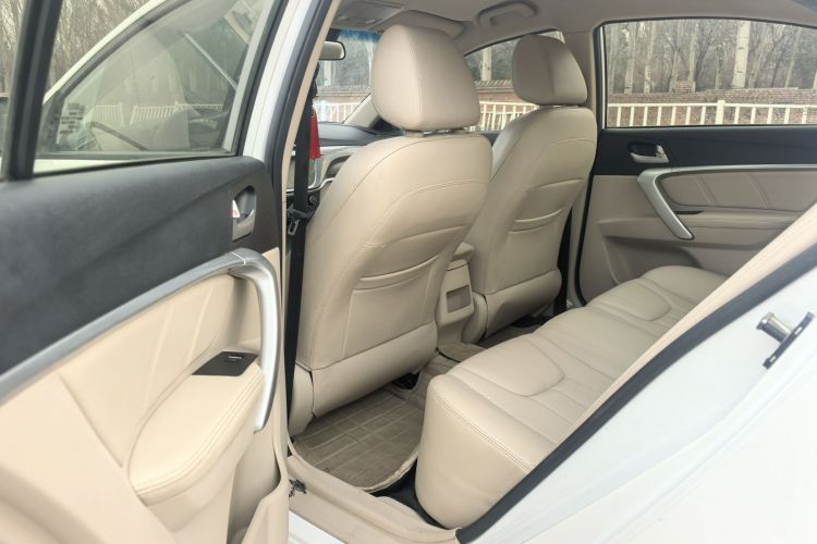 吉利汽车 帝豪 2017款 三厢百万款 1.5L 手动豪华型中控内饰7003