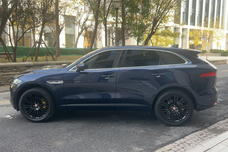 捷豹F-PACE 2016款 3.0 SC 四驱R-Sport运动版车身外观6005