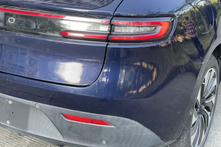 鸿蒙智行 问界M5 2022款 增程四驱旗舰版车身外观6003