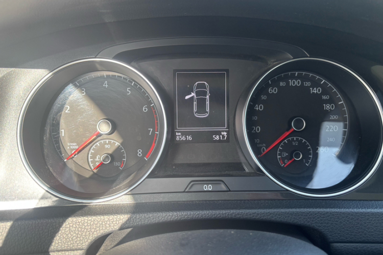 大众 高尔夫 2018款 230TSI 自动舒适型中控内饰15