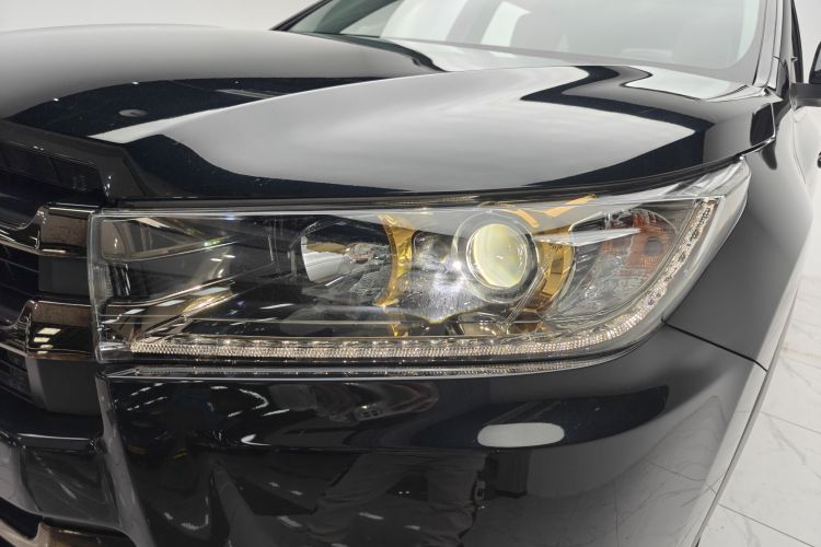 丰田 汉兰达 2018款 2.0T 四驱骑士版 7座 国VI局部细节36