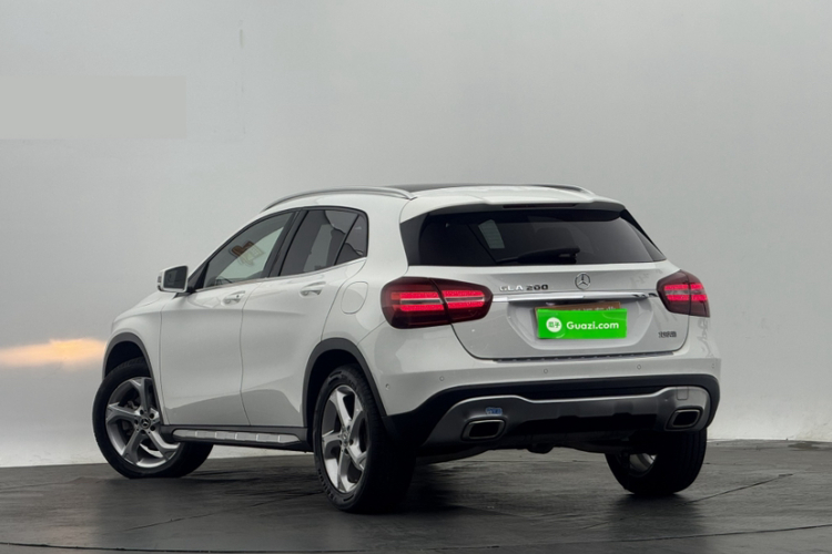 奔驰GLA 2019款 GLA 200 动感型车身外观6004