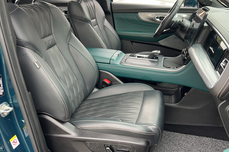 广汽传祺 传祺GS8 2022款 领航系列 2.0TGDI 两驱尊贵版（七座）局部细节41