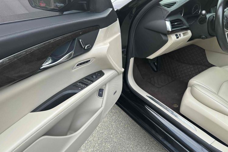 凯迪拉克CT6 2016款 28T 时尚型中控内饰7006