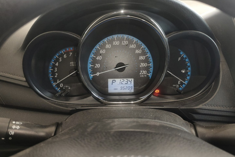 丰田 YARiS L 致享 2017款 1.5E CVT魅动版中控内饰15