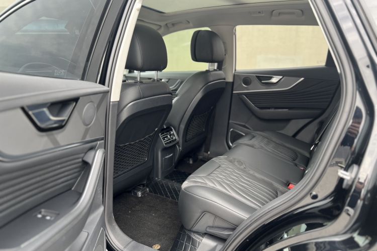 红旗HS5 2023款 2.0T 旗享Pro版中控内饰7003