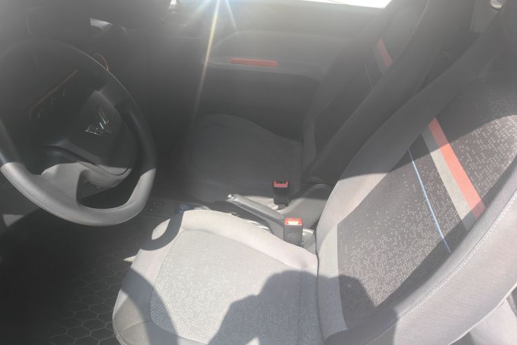 五菱汽车 宏光MINIEV 2022款 自在款 磷酸铁锂中控内饰7003