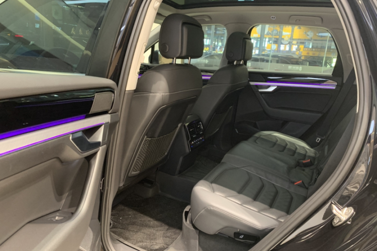 大众 途锐新能源 2021款 eHybrid中控内饰7004