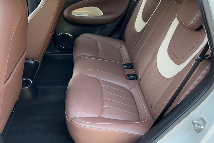 五菱汽车 五菱缤果 2023款 333km 灵犀互联+款中控内饰7003