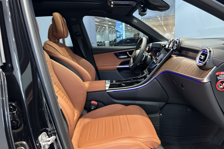 奔驰GLC 2025款 改款 GLC 300 L 4MATIC 动感型 5座中控内饰7008