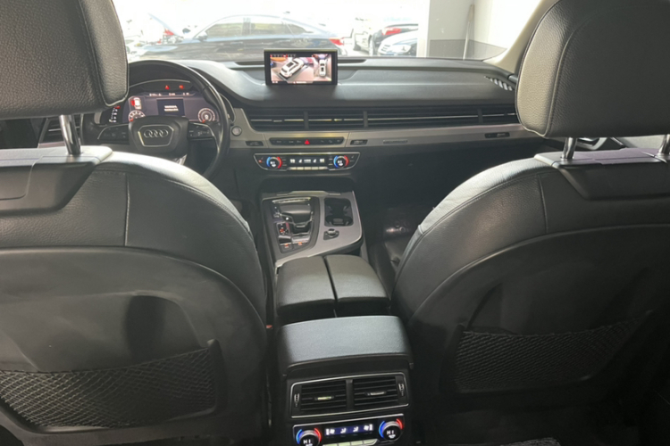 奥迪Q7 2018款 40 TFSI 舒适型中控内饰7002