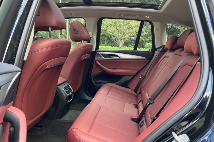 宝马iX3 2023款 创领型中控内饰7007