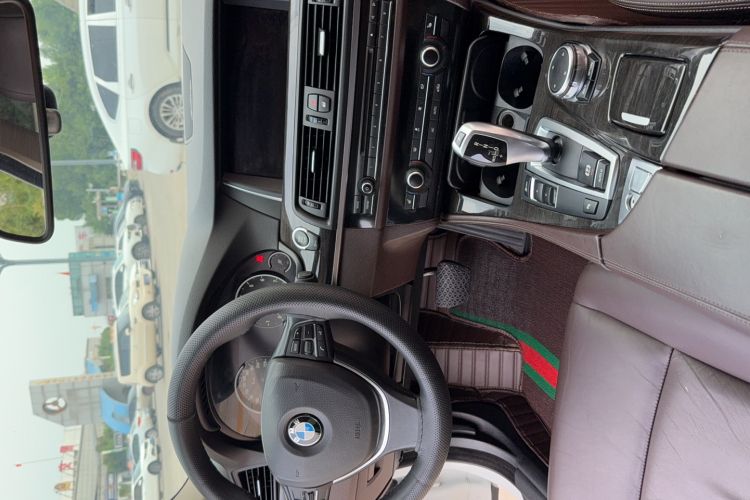 宝马5系 2014款 525Li 豪华设计套装中控内饰7006