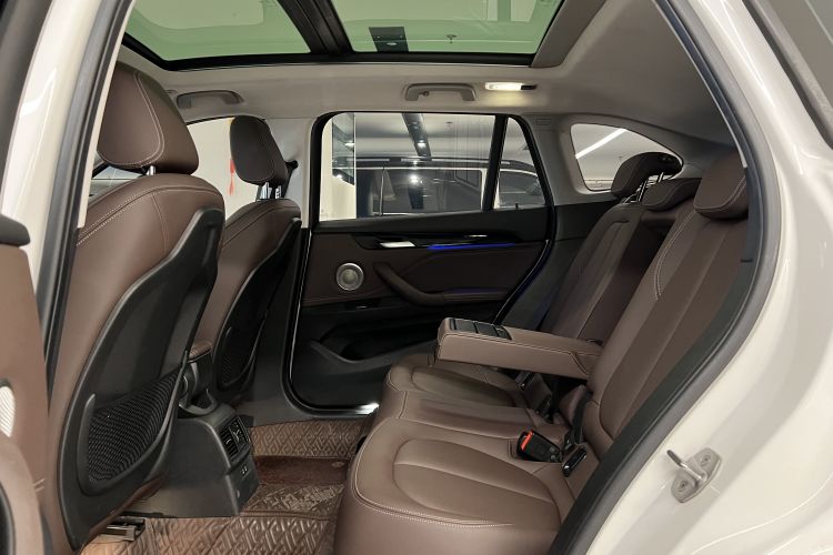 宝马X1 2022款 sDrive25Li 领先型中控内饰7012