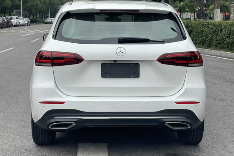 奔驰B级 2022款 改款 B 200 动感型车身外观6001