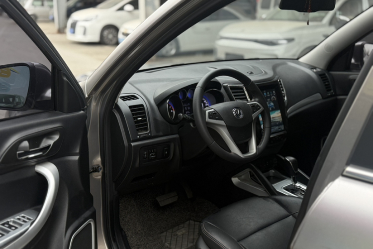 长安CS35 2016款 1.6L 自动豪华型 国V中控内饰7001