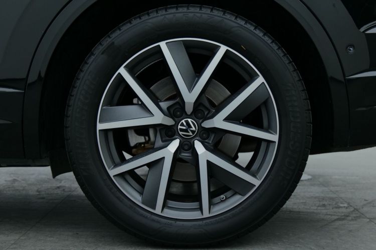 大众 途锐 2023款 3.0TSI 锐享版 经典运动套装车身外观6011