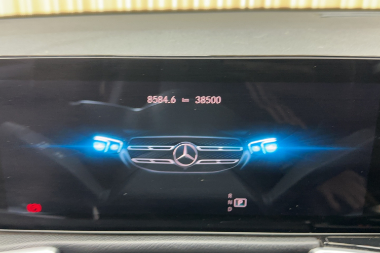 奔驰GLB 2021款 GLB 200 动感型中控内饰15