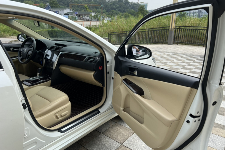 丰田 凯美瑞 2015款 2.0G 领先版中控内饰7009