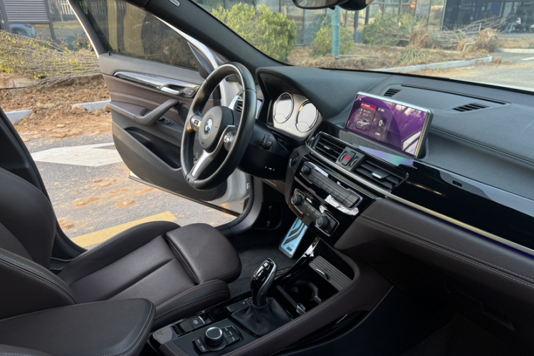 宝马X2 2020款 sDrive25i 领先型M越野套装中控内饰7005