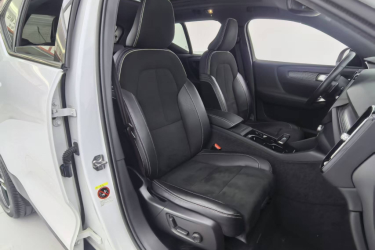 沃尔沃XC40 2020款 T4 四驱智雅运动版中控内饰7010