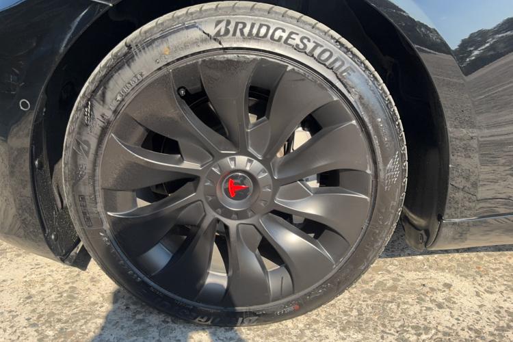 特斯拉 Model 3 2021款 标准续航后驱升级版 3D6车身外观6007