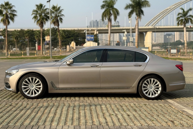 宝马7系 2017款 730Li 豪华型车身外观6001