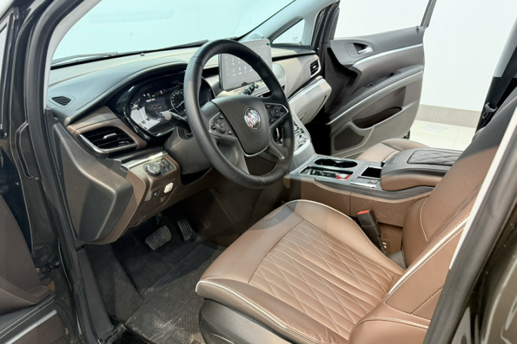 别克GL8 2022款 陆上公务舱 652T 豪华型中控内饰7005