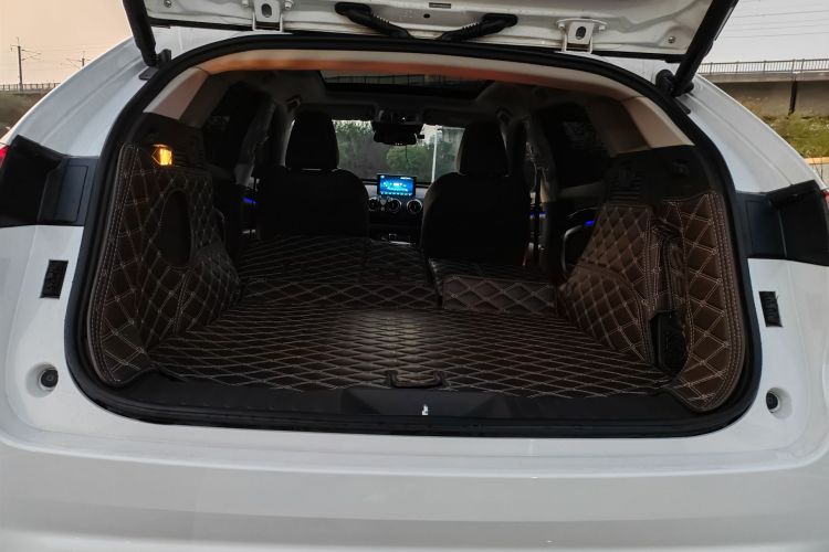 魏牌 VV7 2017款 2.0T 旗舰型车身外观6010