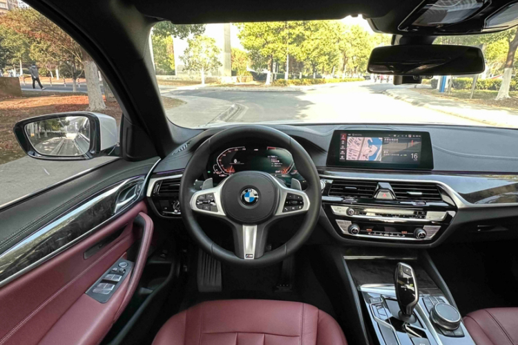宝马5系 2020款 530Li 领先型 M运动套装中控内饰7015