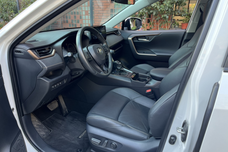 丰田 威兰达 2024款 双擎 2.5L E-CVT两驱豪华PLUS版中控内饰7003