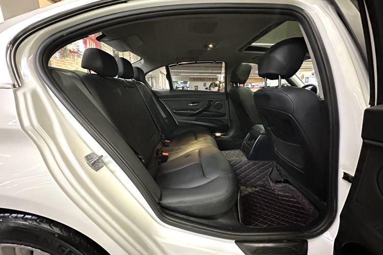 宝马3系 2013款 320Li 时尚型中控内饰7011