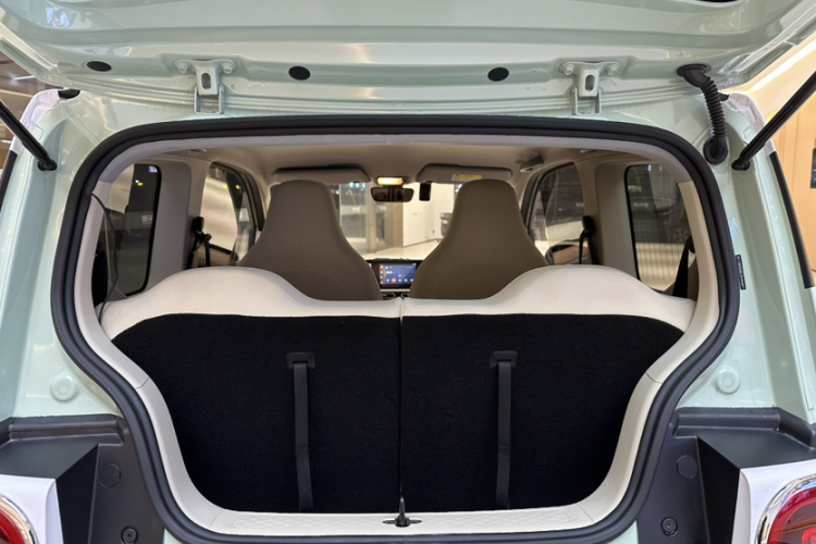 五菱汽车 宏光MINIEV 2024款 第三代 170km中控内饰7004