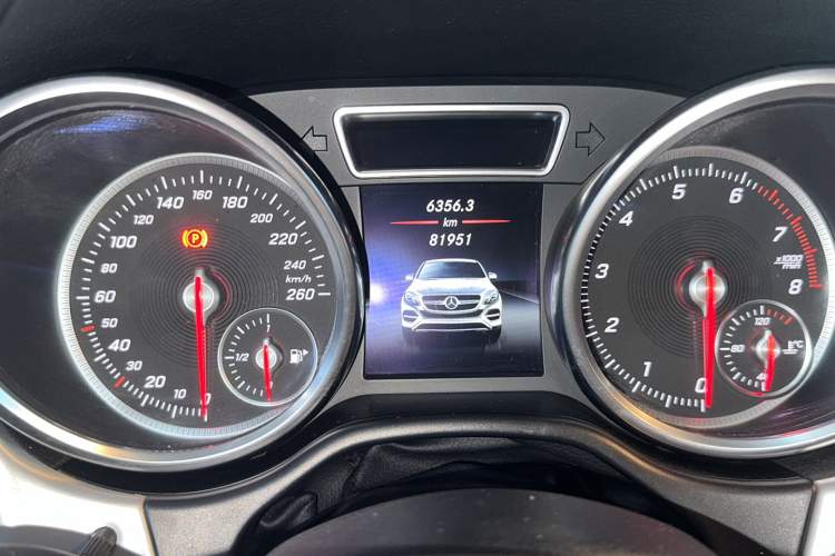 奔驰GLE轿跑 2015款 GLE 320 4MATIC 轿跑SUV中控内饰15