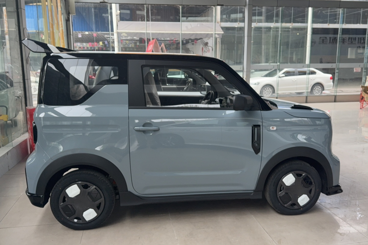 吉利银河 2025款 210km 熊猫卡丁车身外观6002