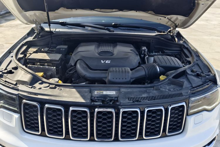 Jeep 大切诺基(进口) 2017款 3.0L 舒享导航版局部细节24