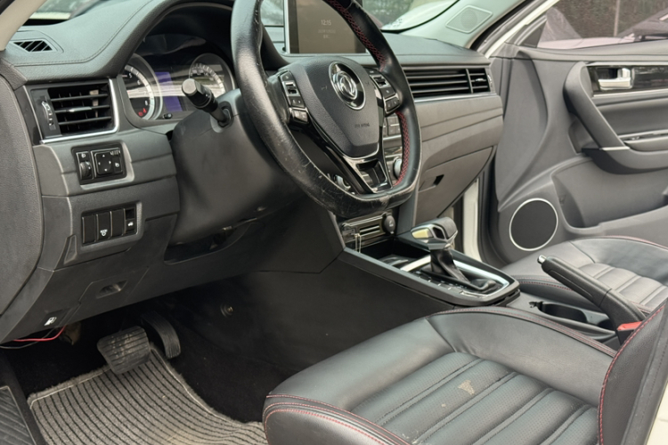 东风风行 景逸S50 2017款 1.6L CVT尊享型中控内饰7002