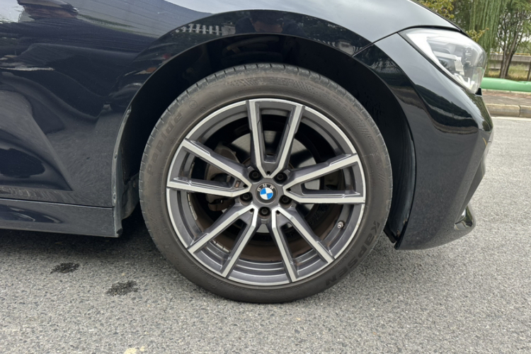 宝马3系 2021款 改款 320Li M运动套装车身外观6012