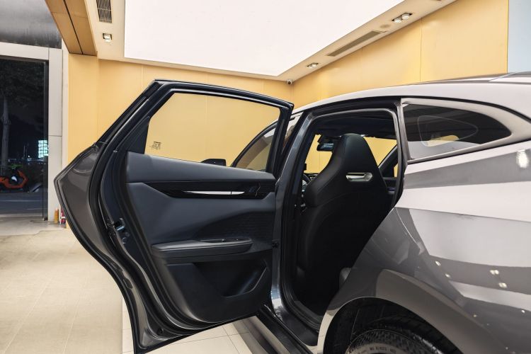 长安UNI-V 2024款 1.5T 尊贵型车身外观6007