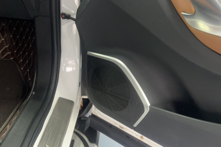 东南DX7 2015款 1.5T 自动尊贵型中控内饰7005