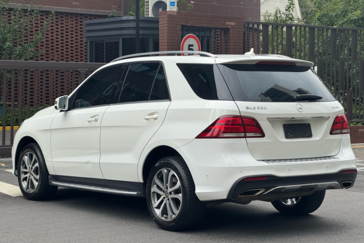 奔驰GLE 2017款 GLE 320 4MATIC 动感型车身外观6002