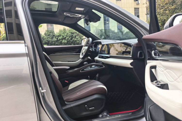 吉利汽车 星越L 2024款 2.0TD 高功自动两驱云起版中控内饰7004